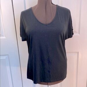 4 for $25 - Reitmans Classic V-Neck Short Sleeve Top in Basic Black, XL